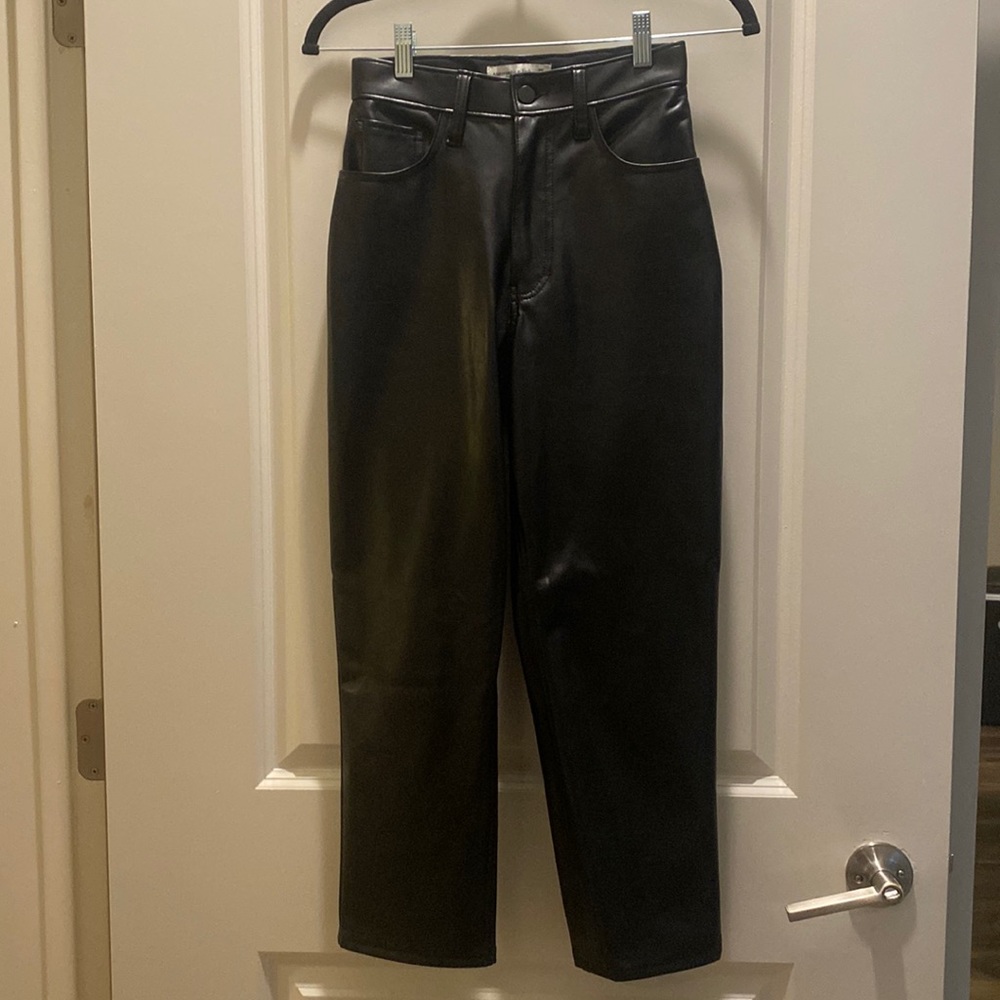 Abercrombie & Fitch 25/0S Ankle Straight Ultra High Rise black leather pants